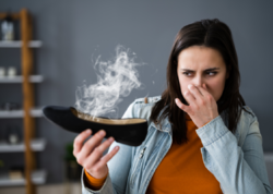 Ayaqqabıdan gələn xoşagəlməz qoxudan necə qurtulaq?