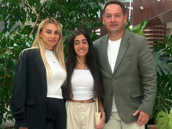 Əməkdar artist xanımı və qızı ilə - <span class="color_red">FOTO</span>