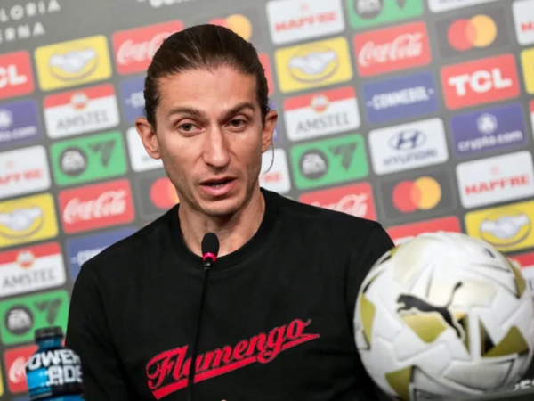 Luis Filip istefaya göndərildi