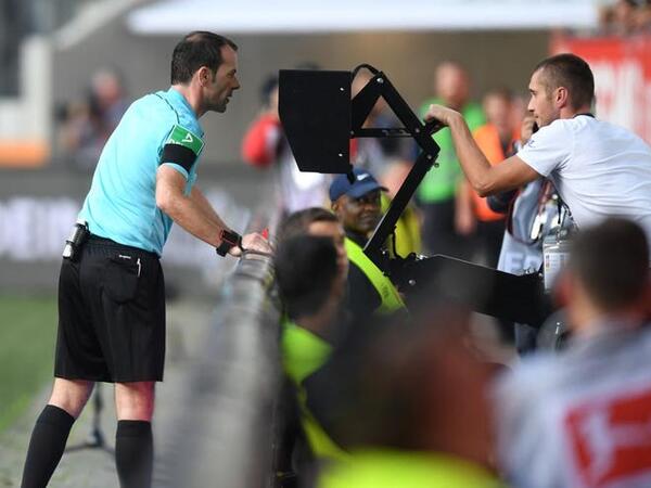 Futbolda inqilab: Məşqçilər videotəkrar tələb edə biləcəklər