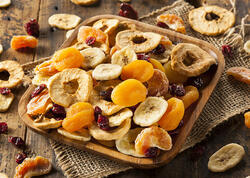 Quru meyvələrə qatılan kimyəvi maddələr hansı risklər daşıyır?