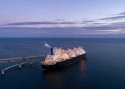 Rusiyanın nəhəng gəmisi vuruldu - 30 nəfər olub...