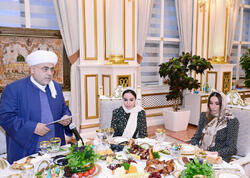 Leyla Əliyeva və Arzu Əliyeva iftar mərasimində iştirak ediblər - <span class="color_red">FOTO</span>