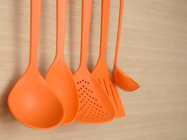 Mətbəxdəki gizli təhlükə: Əriyən plastik qidaya qarışır