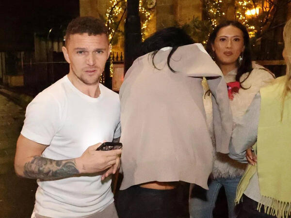 Bakıda fərqlənən Trippierin xəyanət qalmaqalı: Ailəsini 21 yaşlı qadına dəyişdi - <span class="color_red">FOTO</span>