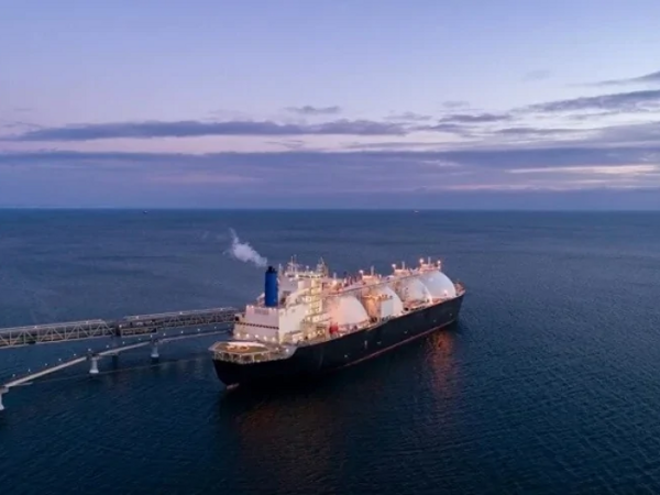 Rusiyanın nəhəng gəmisi vuruldu - 30 nəfər olub...