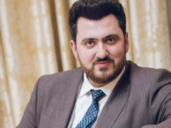 “Həyat yoldaşım şərt qoydu ki, heç kimlə..."