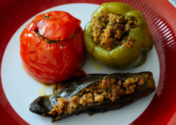 Çinli "3 bacı dolması" yeyərsə... - <span class="color_red">VİDEO</span>