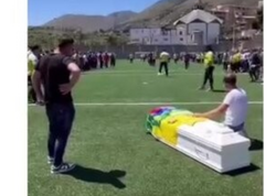 Ölən futbolçu ilə son qolla VİDALAŞDILAR - Təsirli GÖRÜNTÜ - <span class="color_red">VİDEO</span>