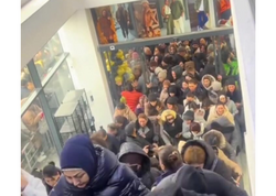 Endirim olan mağazada izdiham müzakirə yaratdı - <span class="color_red">VİDEO</span>