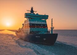 Arktika bölgəsinə maraq buzlu sularda yol açan buzqıran gəmilərə ehtiyacı artırır