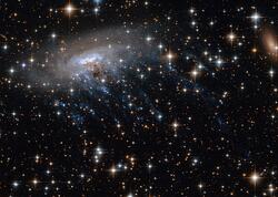 Kosmosda 8,5 milyard illik "meduza qalaktikası" aşkar edildi