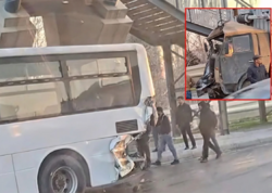 “KamAZ” 114 nömrəli avtobusa çırpıldı -  Ağır qəza