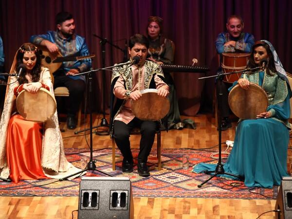 "Şüştər" və "Humayun" dəstgahları təqdim olunub - <span class="color_red">FOTO</span>