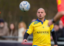 Sneyder 41 yaşında futbola qayıtdı