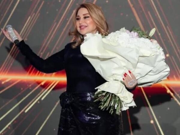 Mələkxanım Eyubovaya Rusiyada mükafat verdilər - <span class="color_red">FOTO</span>