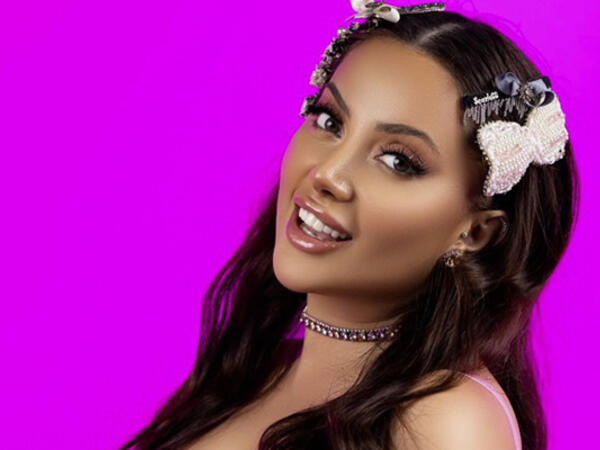 Efir qadağası qoyulduğu deyilən müğənni EFİRDƏ! - <span class="color_red">VİDEO</span>