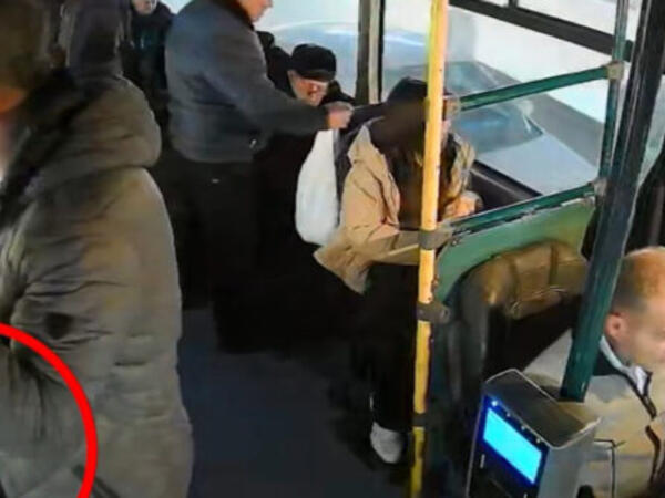 Bakıda avtobuslarda cibgirlik edən şəxs saxlanılıb - <span class="color_red">ANBAAN VİDEO</span>