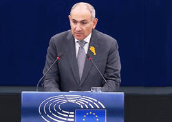 “Sinəmdəki xəritə Azərbaycanla sülhün simvoludur” - Paşinyan