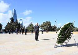 Avropa İttifaqı Şurasının Prezidenti Bakıda şəhidlərin xatirəsini anıb