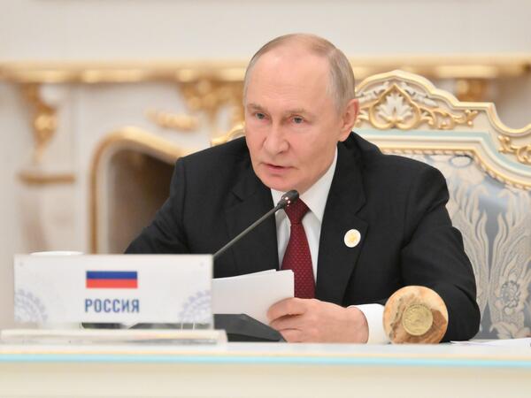 Vladimir Putin Prezident İlham Əliyevə zəng edib