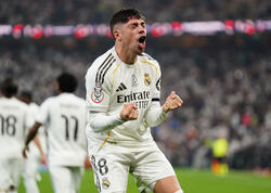 Çempionlar Liqasında het-trik edən ikinci uruqvaylıdır