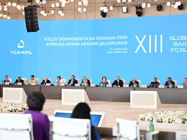 Prezident İlham Əliyev: Azərbaycan vasitəsilə daşınan yüklərə olan tələbat artır