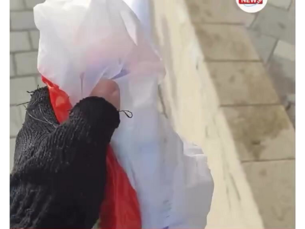 Bakıda kuryerin paylaşımı müzakirə yaratdı: 1 ayrana 6, şokolada 92 manat ÖDƏDİLƏR - <span class="color_red">VİDEO</span>