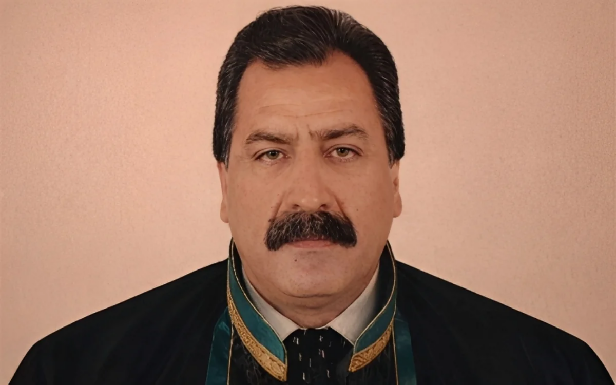 Tanınmış vəkil vəfat etdi - FOTO