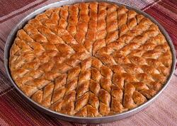 Paxlavaya şərbət tökdükdən sonra üstü örtülməlidir?