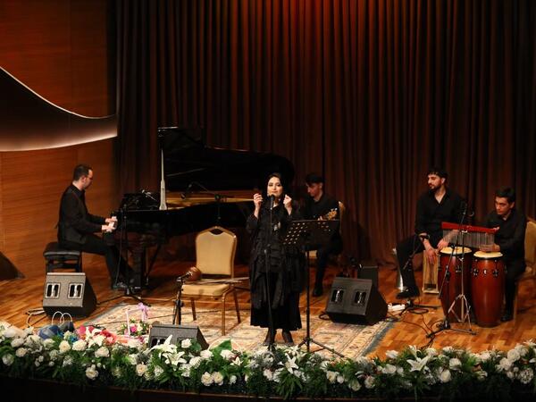 Beynəlxalq Muğam Mərkəzində kamança gecəsi - <span class="color_red">FOTO</span>