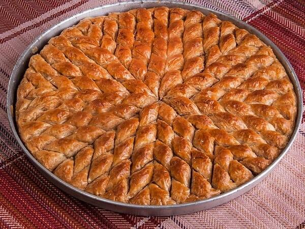 Paxlavaya şərbət tökdükdən sonra üstü örtülməlidir?