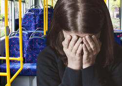 Bakıda avtobusda gənc qıza əxlaqsızlıq etdilər - <span class="color_red">VİDEO</span>