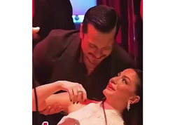 “Qoltuğumdan qıdıqlanıram” - Çəkilişdə əyləncəli AN - <span class="color_red">VİDEO</span>