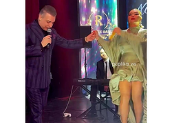 Xatirə geyimi ilə DİQQƏT ÇƏKDİ - <span class="color_red">VİDEO</span>