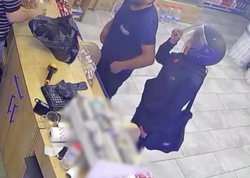 Türkiyə bu VİDEOdan danışır: Yardım işarəsini anlamadılar - 2 saat sonra qadın ÖLÜDÜRÜLDÜ