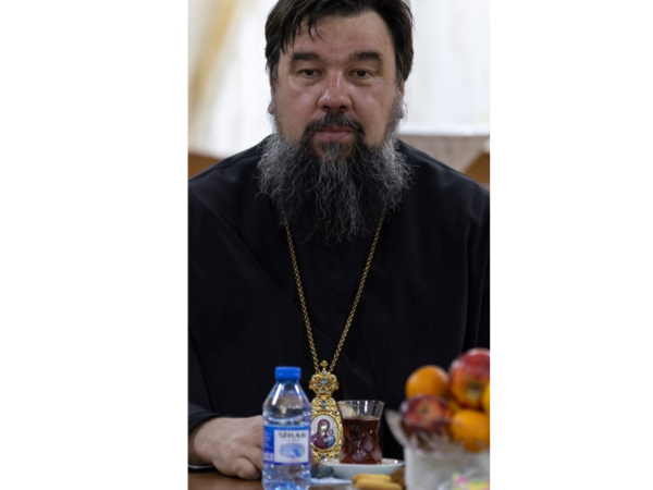 Bakı yepiskopu azərbaycanlı vətəndaşı məhkəməyə verdi - SƏBƏB