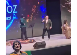 "Komedixana"da həmin müğənnini parodiya etdilər - <span class="color_red">VİDEO</span>