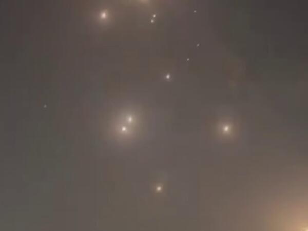 İran Dubaya raket hücumu etdi - <span class="color_red">VİDEO</span>