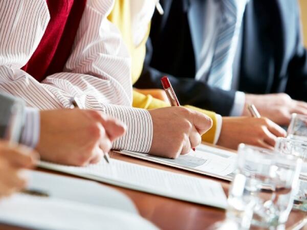 Bu müəllimlər hər 5 və ya 7 ildən bir attestasiyadan keçirilməlidir