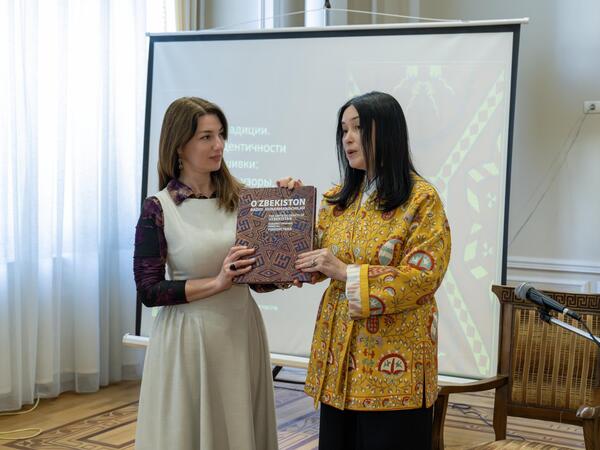 “Muzeydə mühazirə” layihəsi çərçivəsində özbək tikmə sənətinin zəngin ənənələrinə həsr olunmuş təqdimat keçirilib - <span class="color_red">FOTO</span>