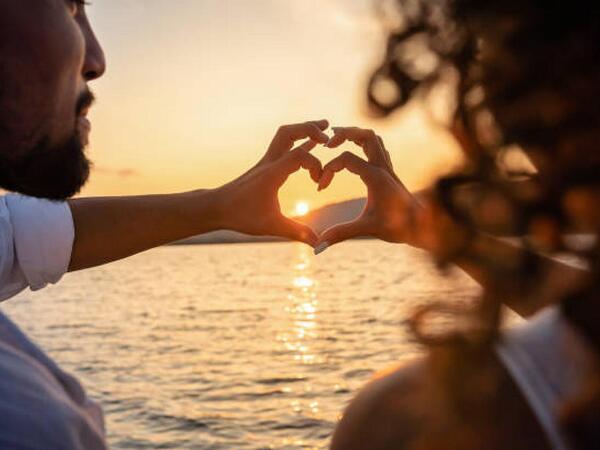 İnsan ömründə neçə dəfə EŞQƏ DÜŞÜR?