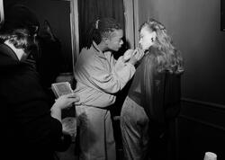 Serenay Sarıkaya FOTOları ilə diqqət çəkdi