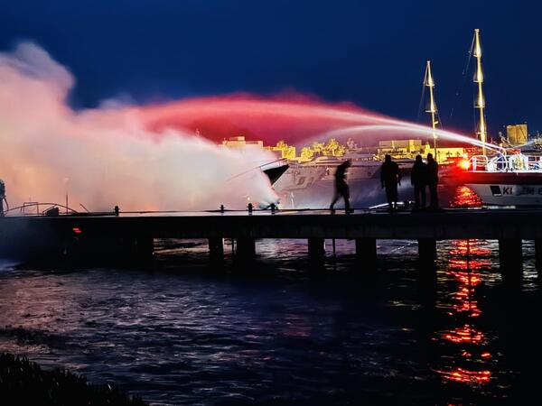 Bodrumda milyonluq yaxtalar YANIR - <span class="color_red">FOTO</span>