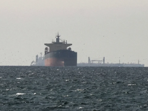 Hörmüz boğazını keçən sirli gəmi