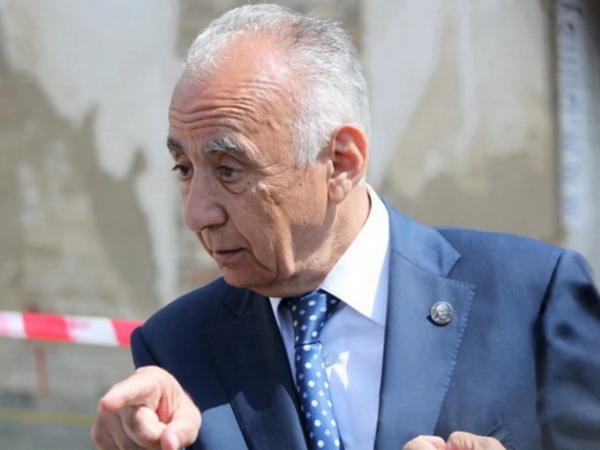 Hacıbala Abutalıbov Bakıya QAYITDI