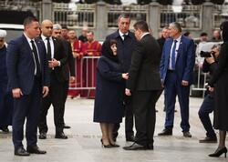 Sahibə Qafarova II İlya həzrətlərinin dəfn mərasimində iştirak edib - <span class="color_red">FOTO</span>