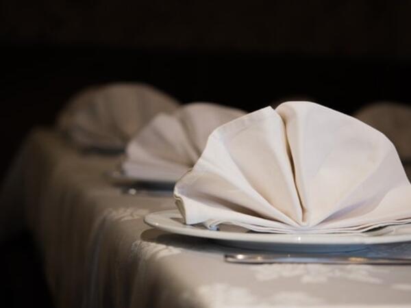 Sən demə, bıçağın həmişə boşqabın sağında olmasının bir səbəbi varmış