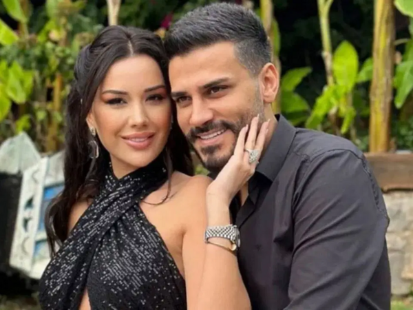 Dilan Polatı əri DÖYÜB? - <span class="color_red">VİDEO</span>