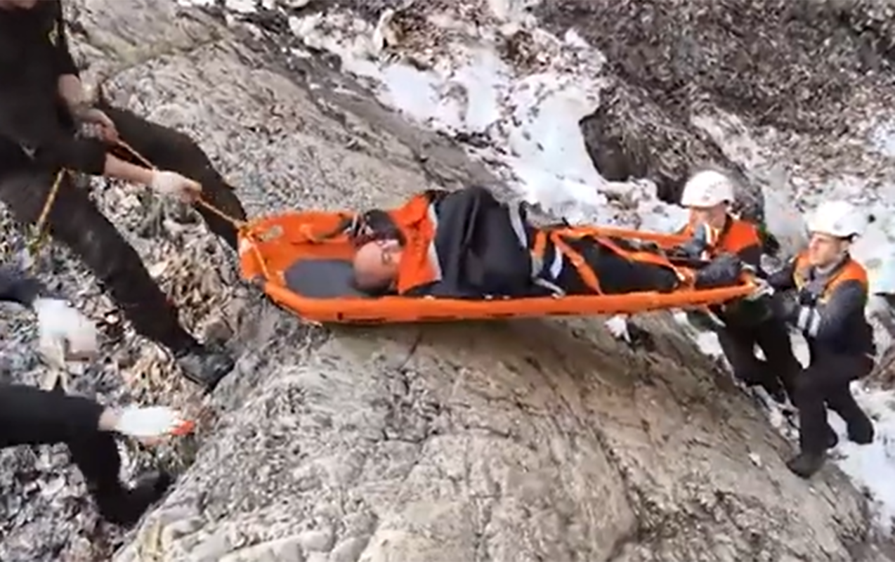 Qəbələdə şəlalənin yanında yıxılaraq yaralandı